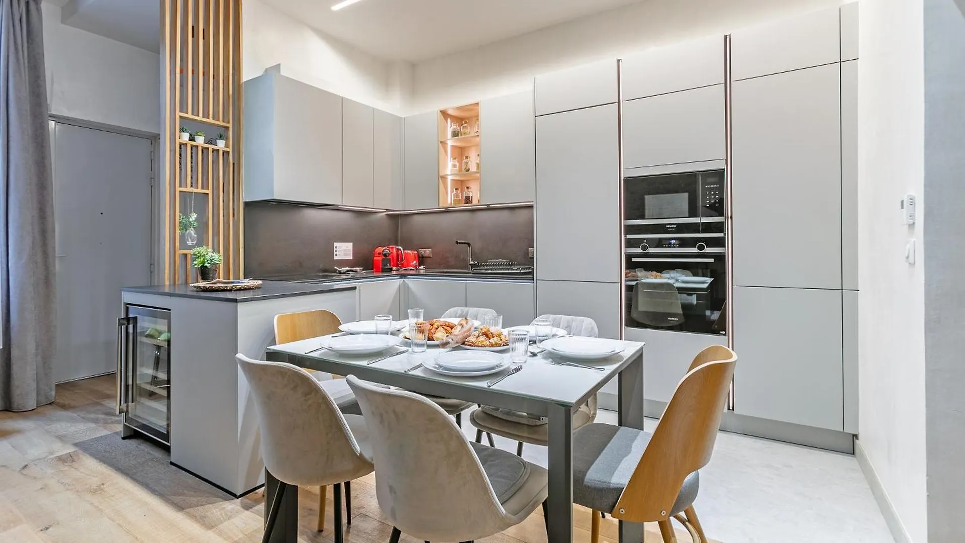 Elegante Parisienne Au Coeur Du Marais Apartment